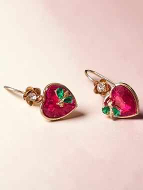 🐝❤️Red Heart & Green Bee Earrings - NWOT